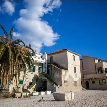 Apartment Pearl 1 Jesenice (Split-Dalmatia)