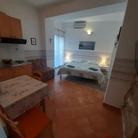 Apartman Pearl 1 *