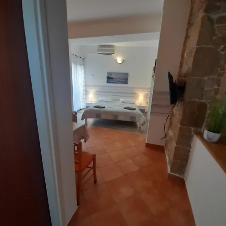 Apartment Pearl 1 *