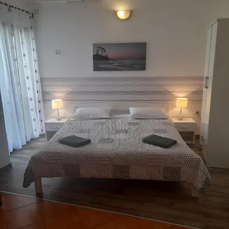 Apartment Pearl 1 *