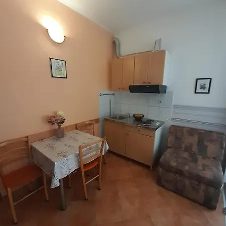 Apartment Pearl 1 *